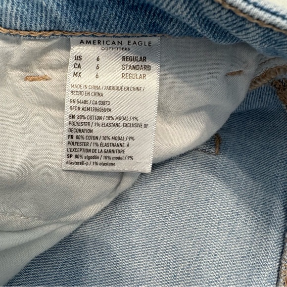 American Eagle Mom Straight Jean Size 6 - Picture 5 of 6